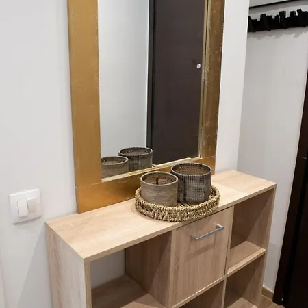 Апартаменты Cozy Modern In *
